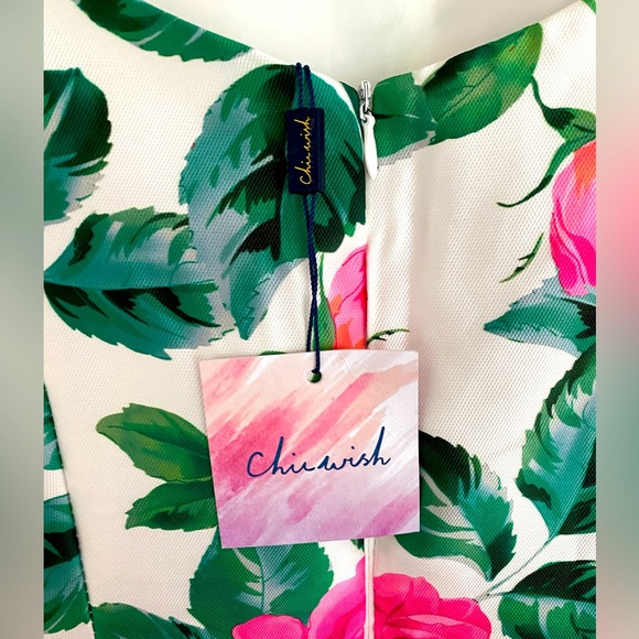 Floral fit and flare dress size small - Picture 2 of 5